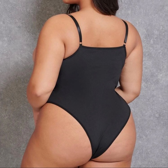 Plus size Lace Teddy Bodysuit - Picture 5 of 5